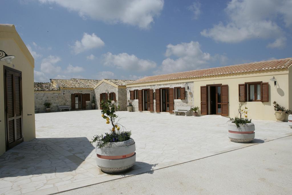 Вилла Oasi Di Cava Ispica Pietre Nere San Zagaria Экстерьер фото