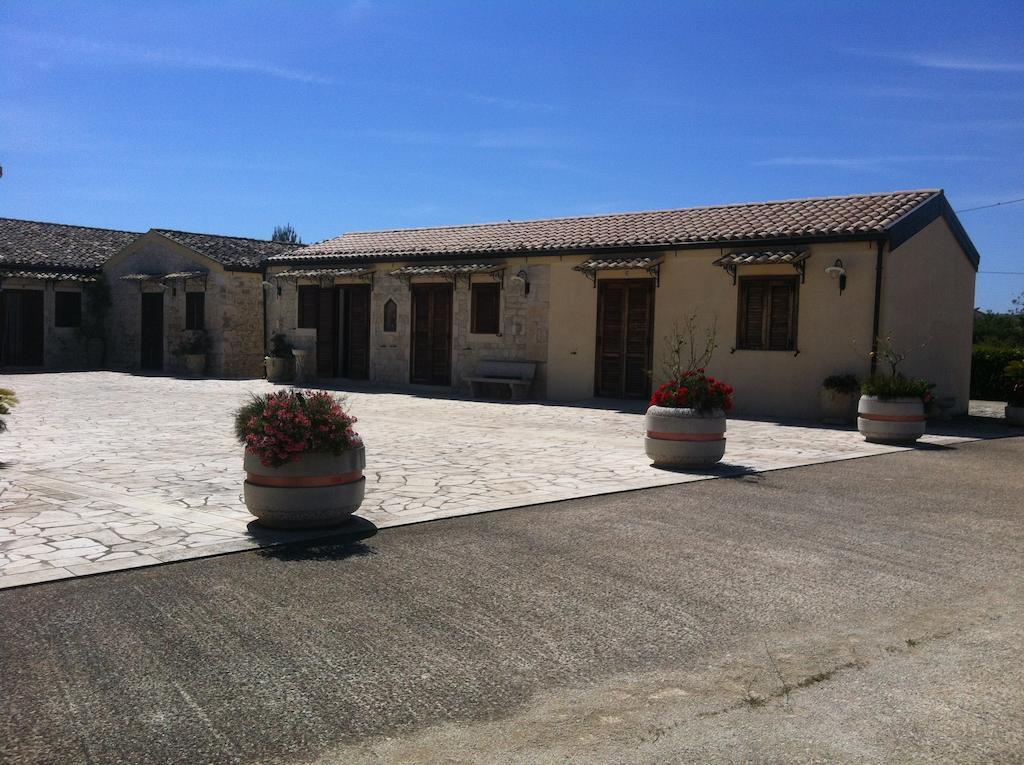 Вилла Oasi Di Cava Ispica Pietre Nere San Zagaria Экстерьер фото